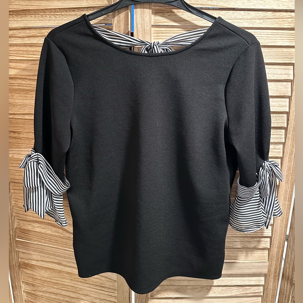 New York & Company black 3/4 sleeve blouse with tie details